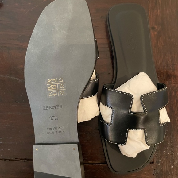 BRAND NEW HERMES CALFSKIN ORAN SANDALS - Picture 4 of 4